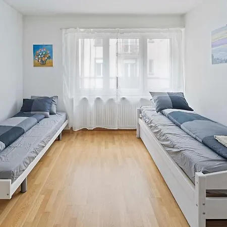 Family - 3 Bedrooms Sleeps 7