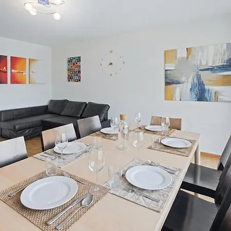 Family - 3 Bedrooms Sleeps 7 Appartamento *