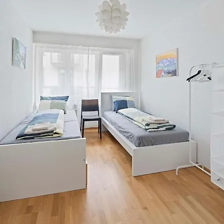 Family - 3 Bedrooms Sleeps 7 Appartamento Zurigo