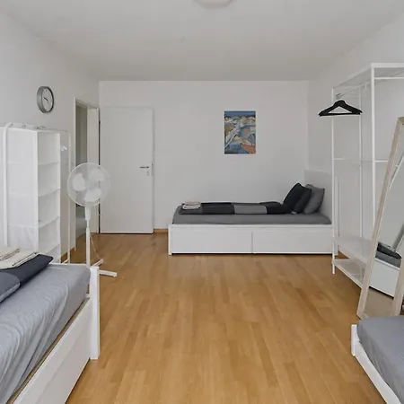 Family - 3 Bedrooms Sleeps 7 Appartamento Zurigo