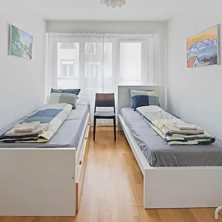 Family - 3 Bedrooms Sleeps 7 Appartamento Zurigo